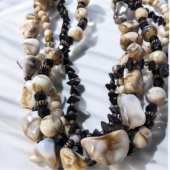 ✨ Esmor 4-Strand Necklace & Earrings Set – Vintage Demi Parure ✨ - Picture 13 of 16